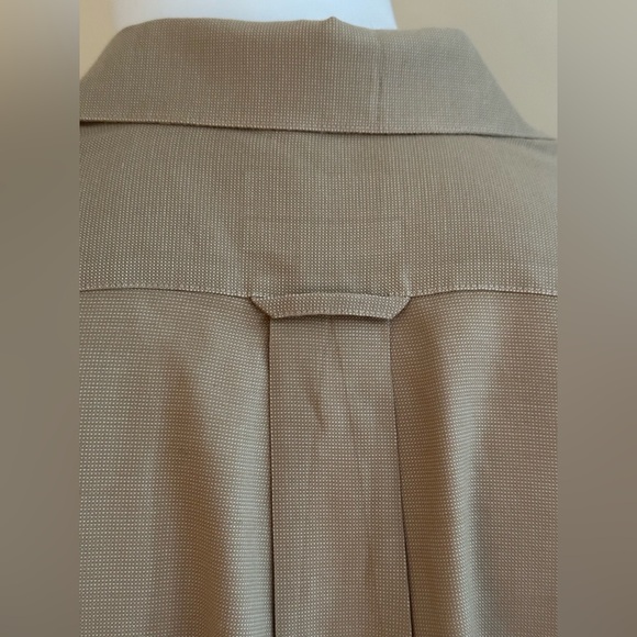 Dockers Tan Button Down Long Sleeve Collared. Pleated Back locker loop Sz XL - Picture 10 of 14
